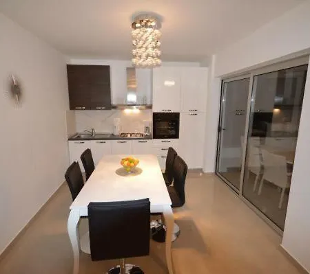 Apartment Kovac 2 *