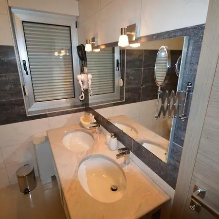Kovac 2 Apartment